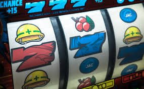 Meja poker di platform playsbobet dengan kartu dan fitur permainan